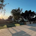 Cap Escape, Newly Renovated, Pool, 5 Min Walk Appartement *