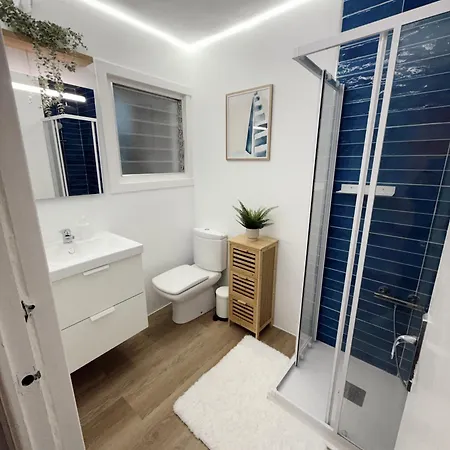 Cap Escape, Newly Renovated, Pool, 5 Min Walk Apartamento *