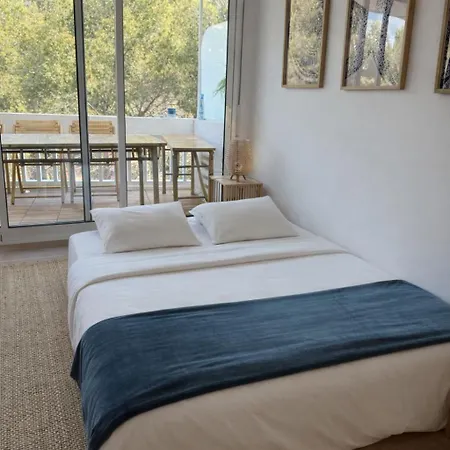 Apartamento Cap Escape, Newly Renovated, Pool, 5 Min Walk