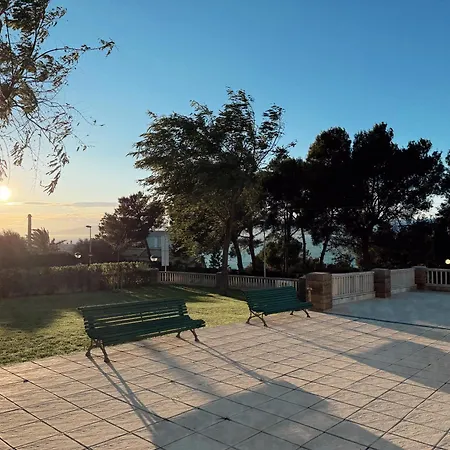 Cap Escape, Newly Renovated, Pool, 5 Min Walk Apartamento *